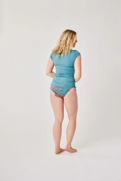 Carve Designs Dawson Short Sleeve Rashguard - Women's -Water Sports Store image 783